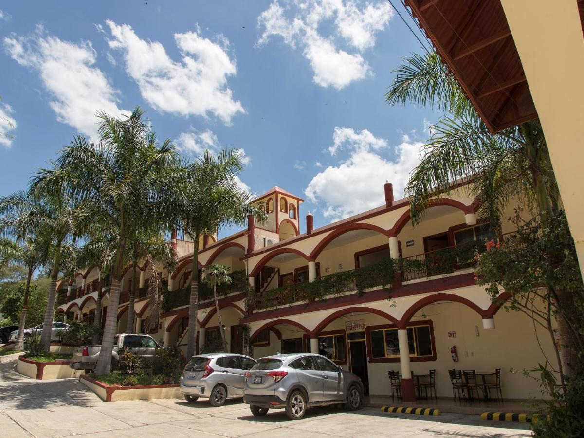 Hotel y Restaurante Villas Del Sol Jalpan de Serra Exterior foto